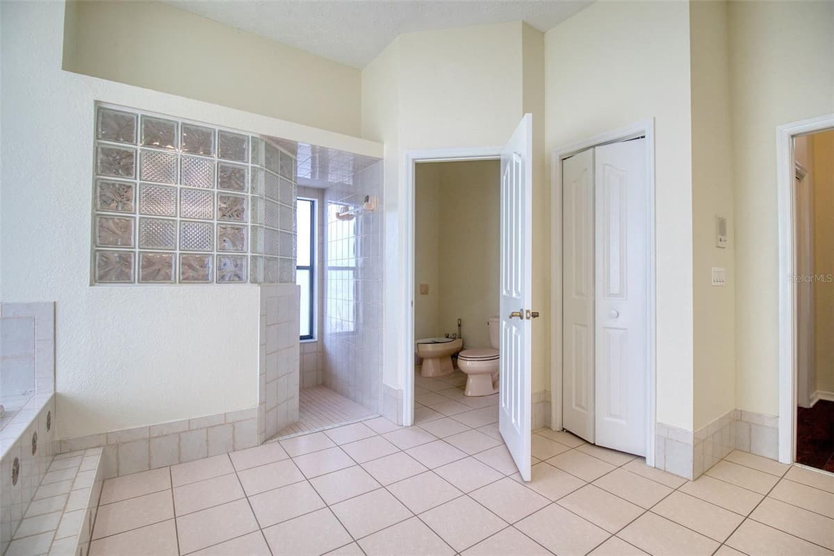18608 AUTUMN LAKE BOULEVARD — photo 20 of 34