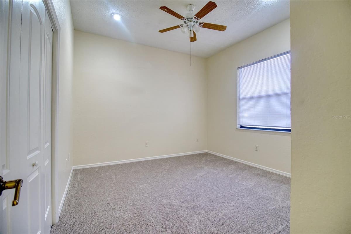 18608 AUTUMN LAKE BOULEVARD — photo 25 of 34