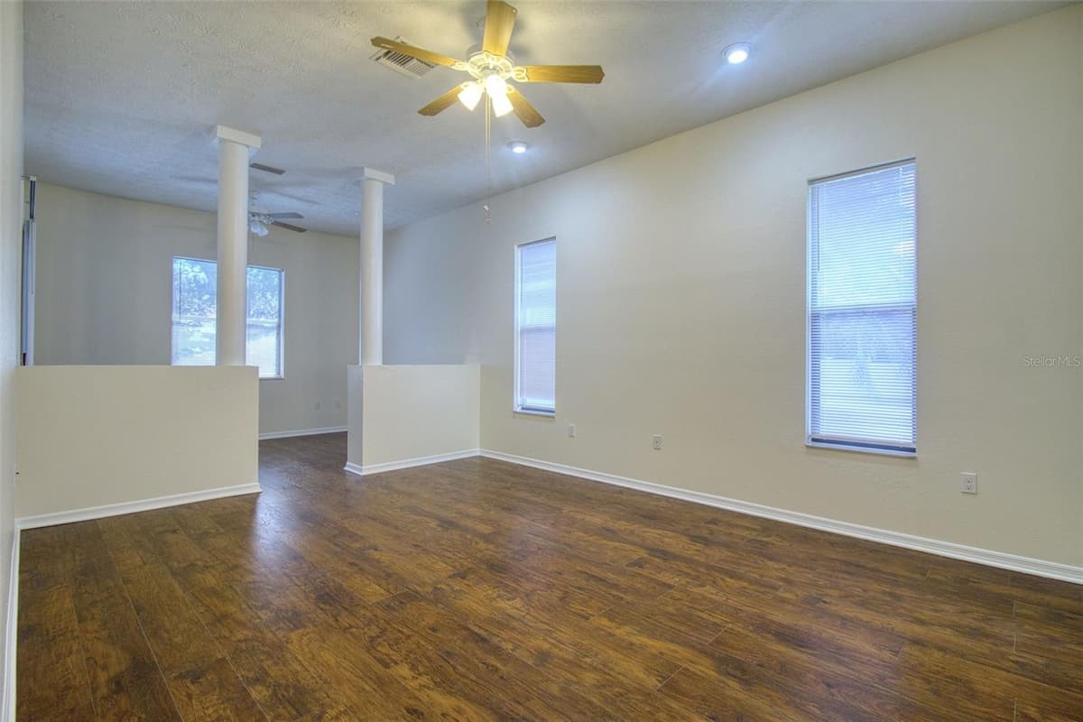 18608 AUTUMN LAKE BOULEVARD — photo 17 of 34