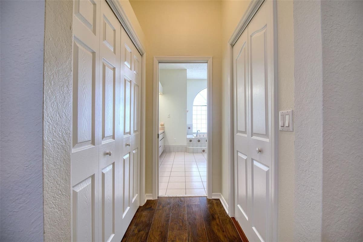 18608 AUTUMN LAKE BOULEVARD — photo 18 of 34
