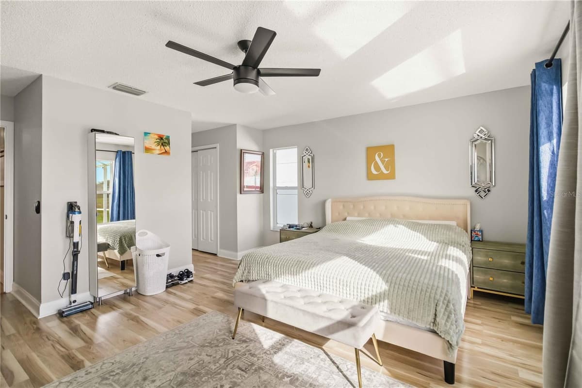 11816 DUNSTER LANE — photo 3 of 32