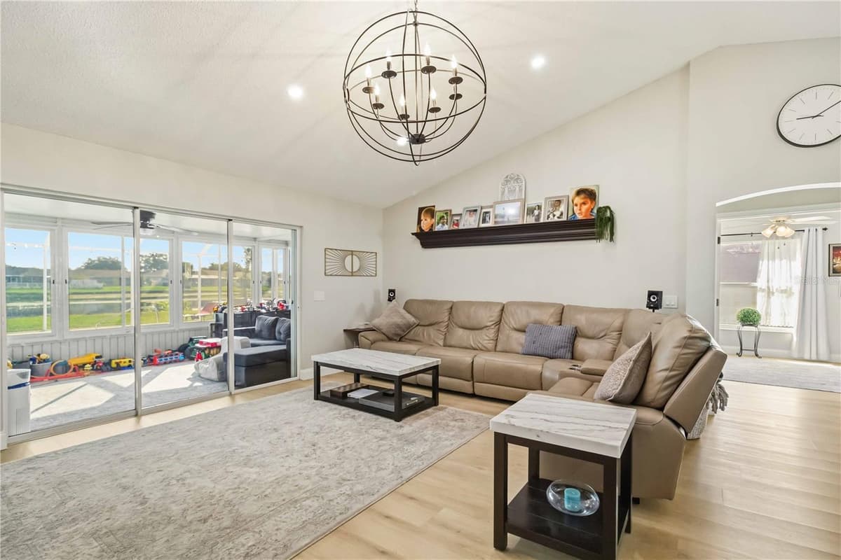 11816 DUNSTER LANE — photo 5 of 32