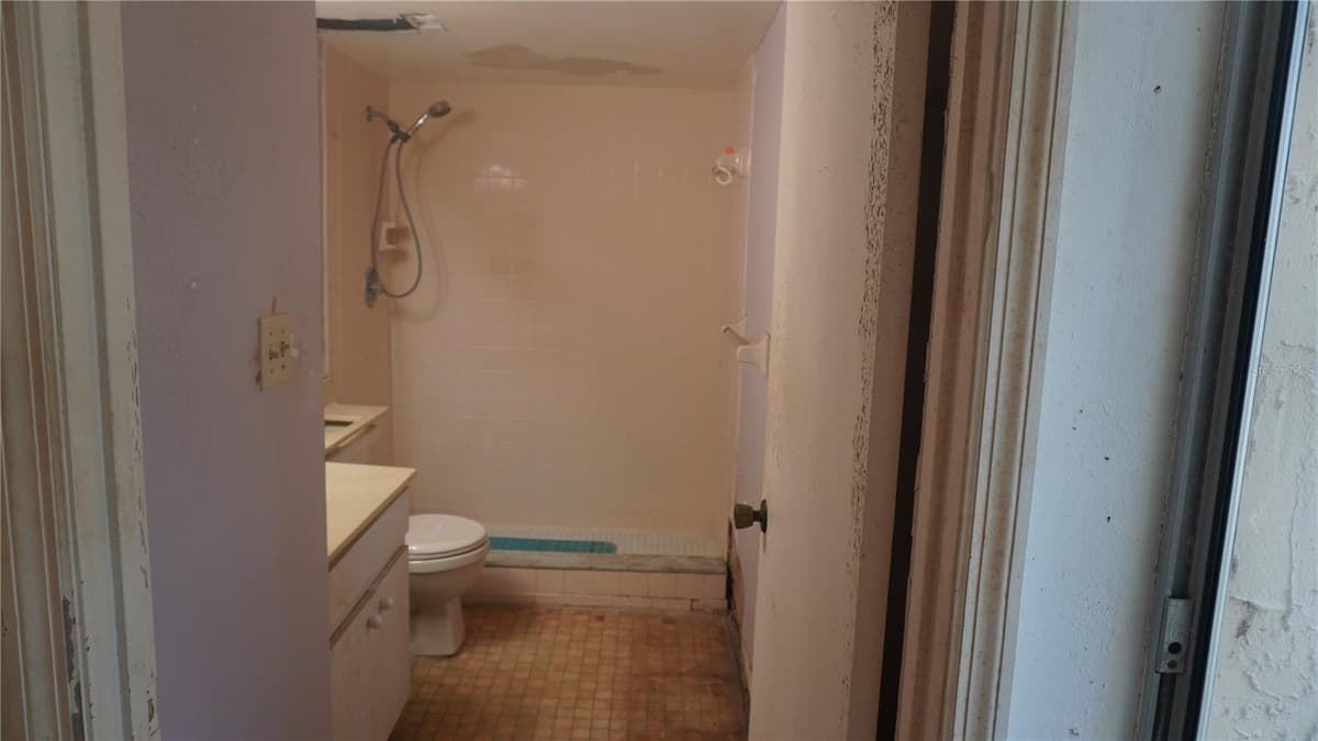 90 HIGHLAND AVENUE — photo 4 of 14
