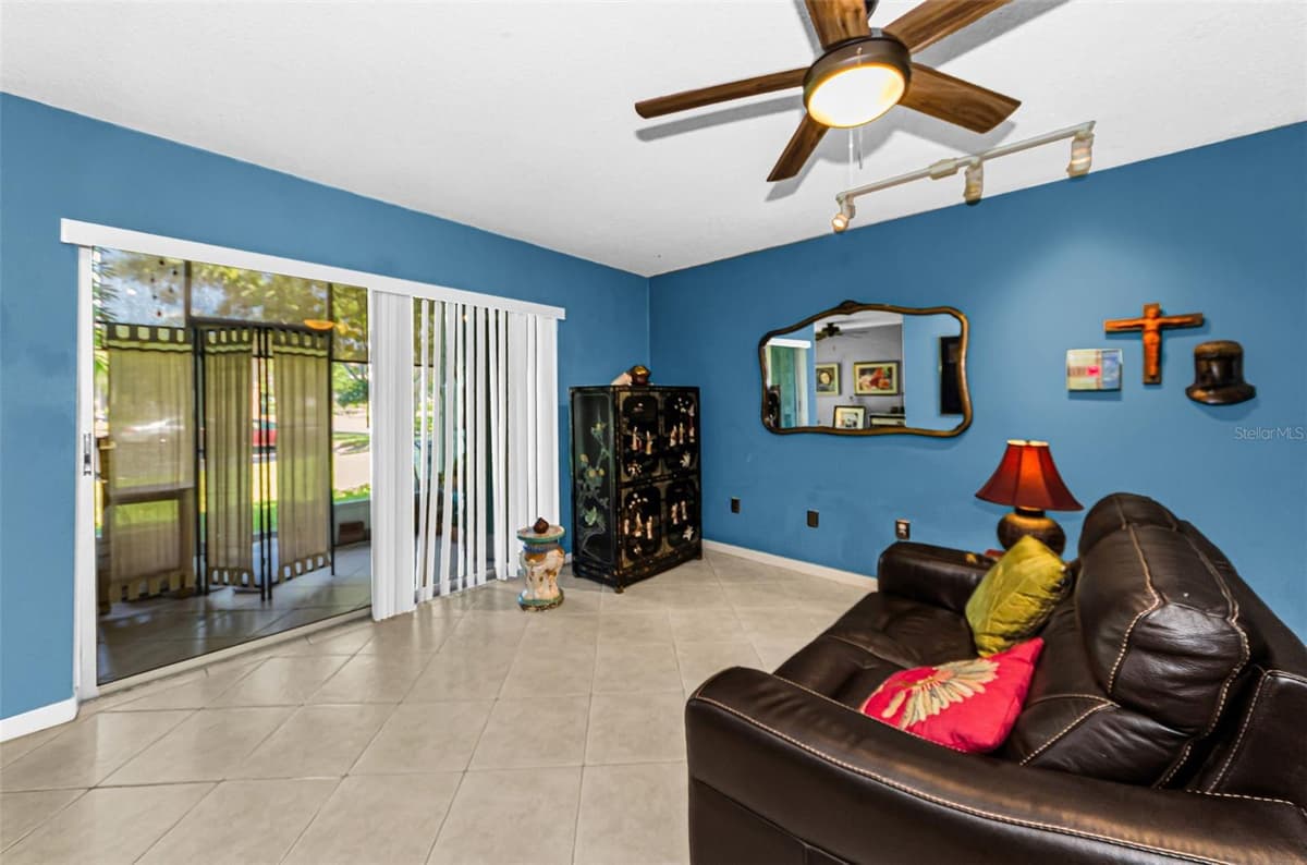 11436 2ND STREET — photo 3 of 46
