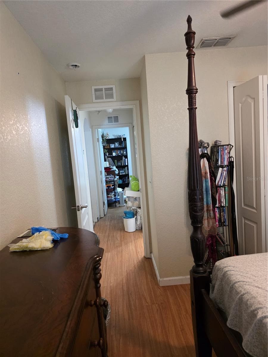 212 MAJESTIC GARDENS LANE — photo 8 of 28