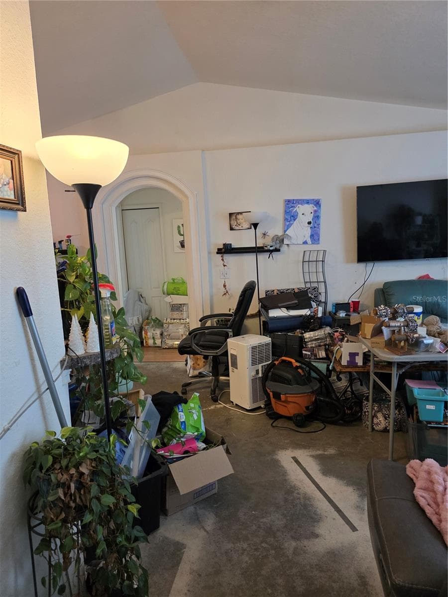 212 MAJESTIC GARDENS LANE — photo 7 of 28