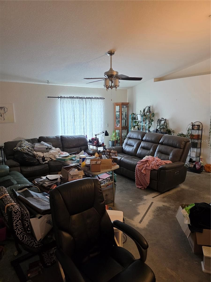 212 MAJESTIC GARDENS LANE — photo 6 of 28