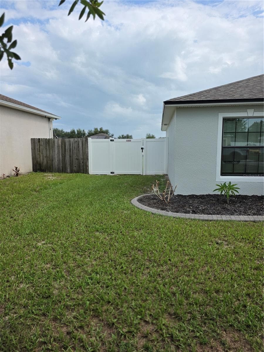 212 MAJESTIC GARDENS LANE — photo 27 of 28