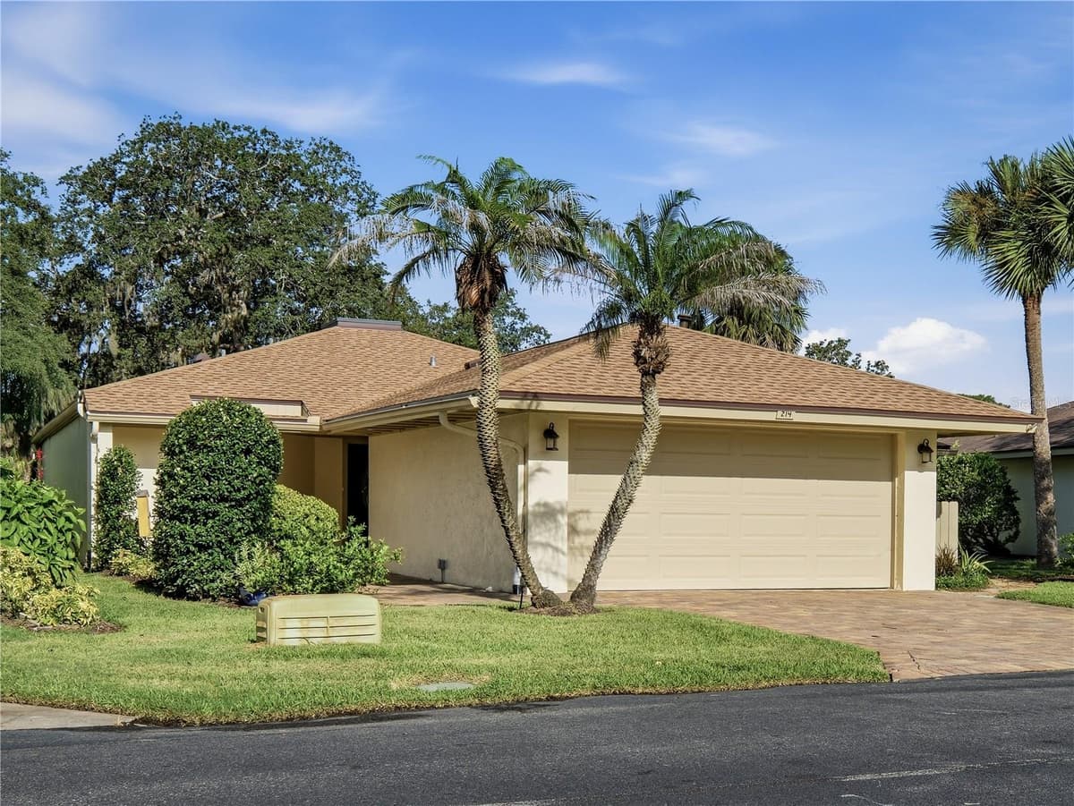 214 CANTERBURY CIRCLE — photo 1 of 59