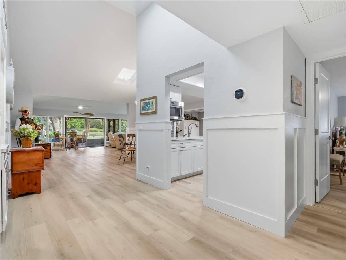 214 CANTERBURY CIRCLE — photo 12 of 59