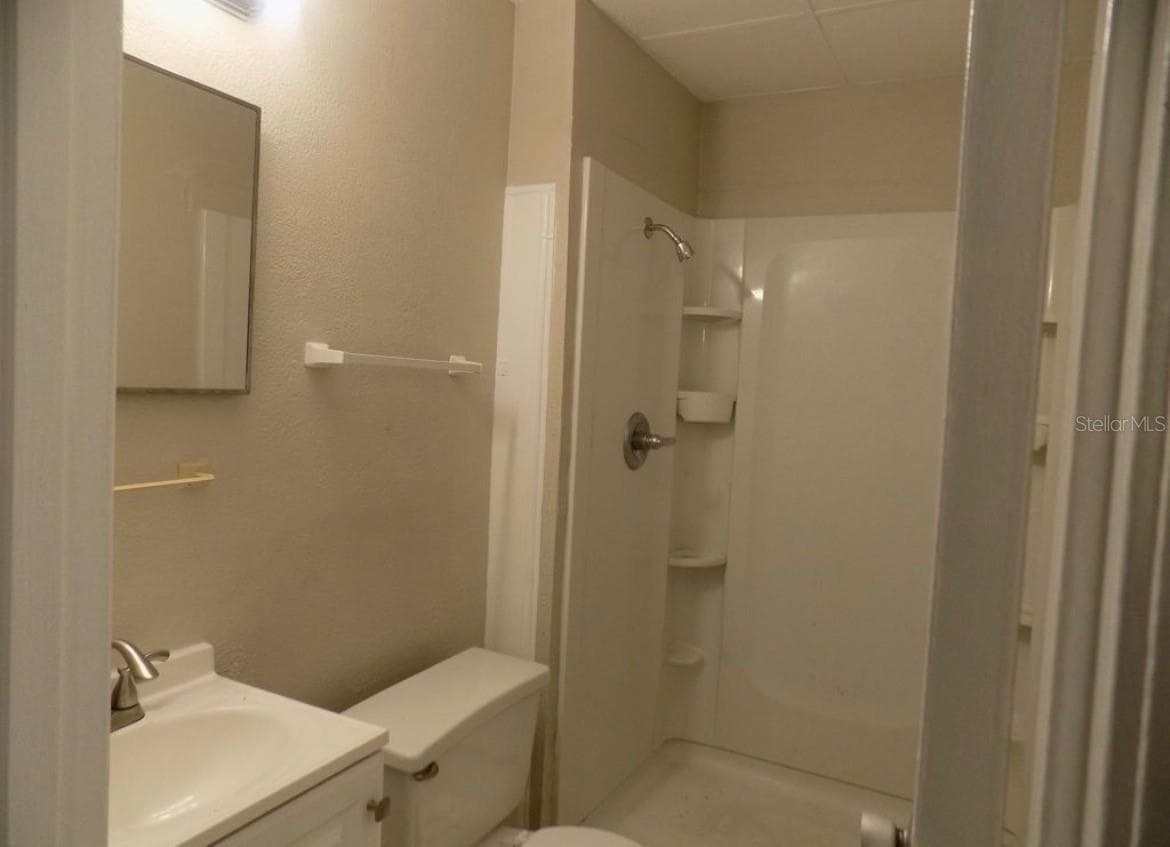 626 HIGHLAND STREET — photo 7 of 10