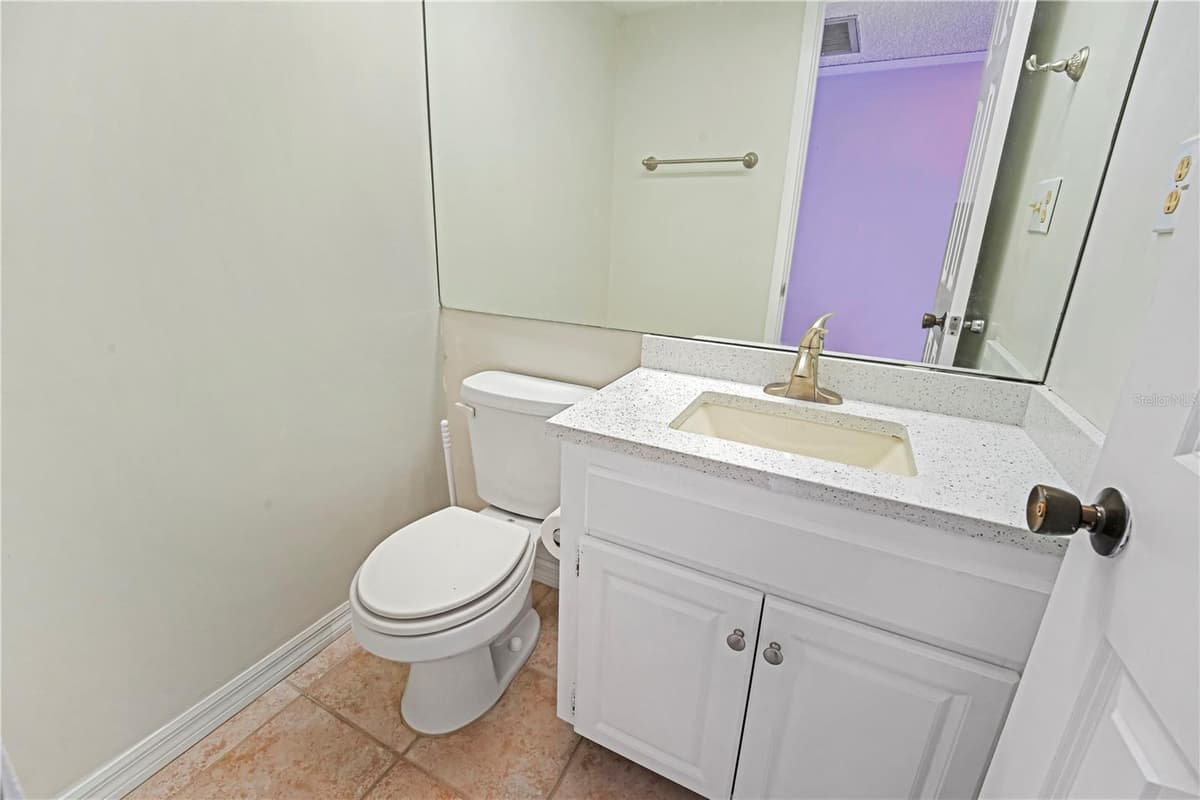 4141 BAYSHORE BOULEVARD — photo 15 of 33