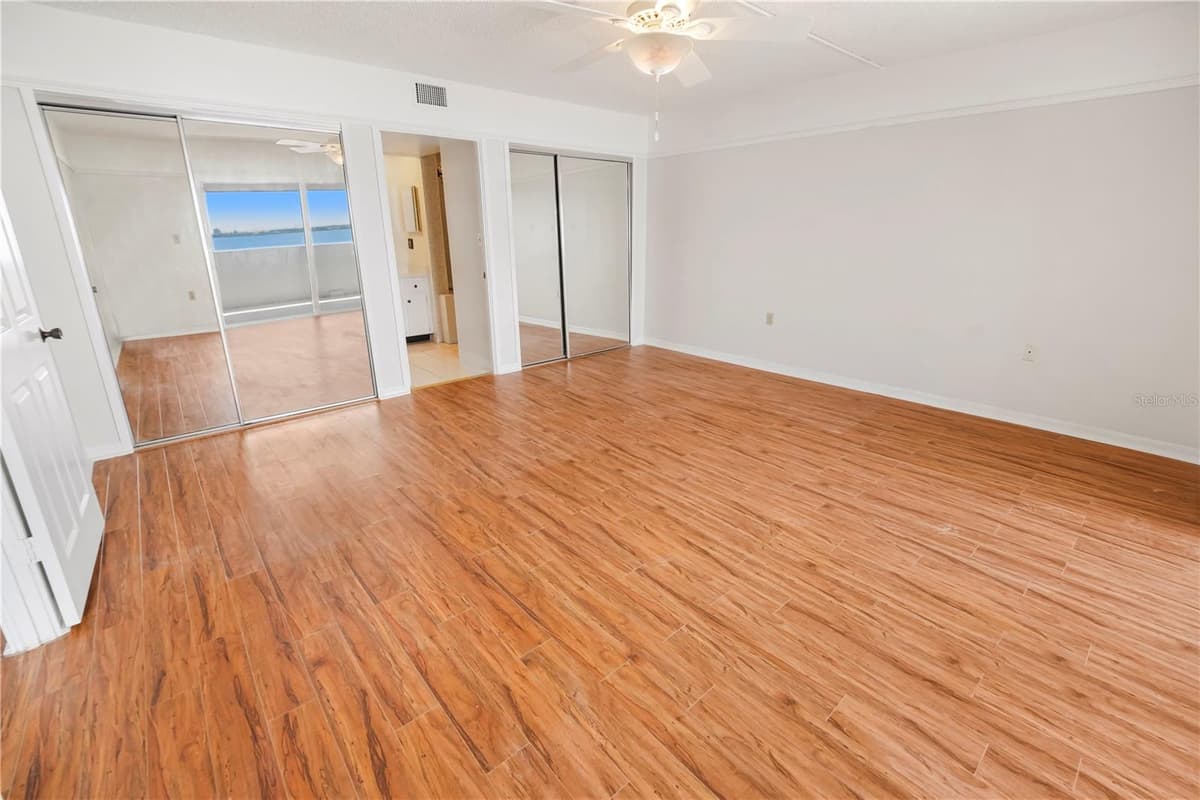 4141 BAYSHORE BOULEVARD — photo 16 of 33