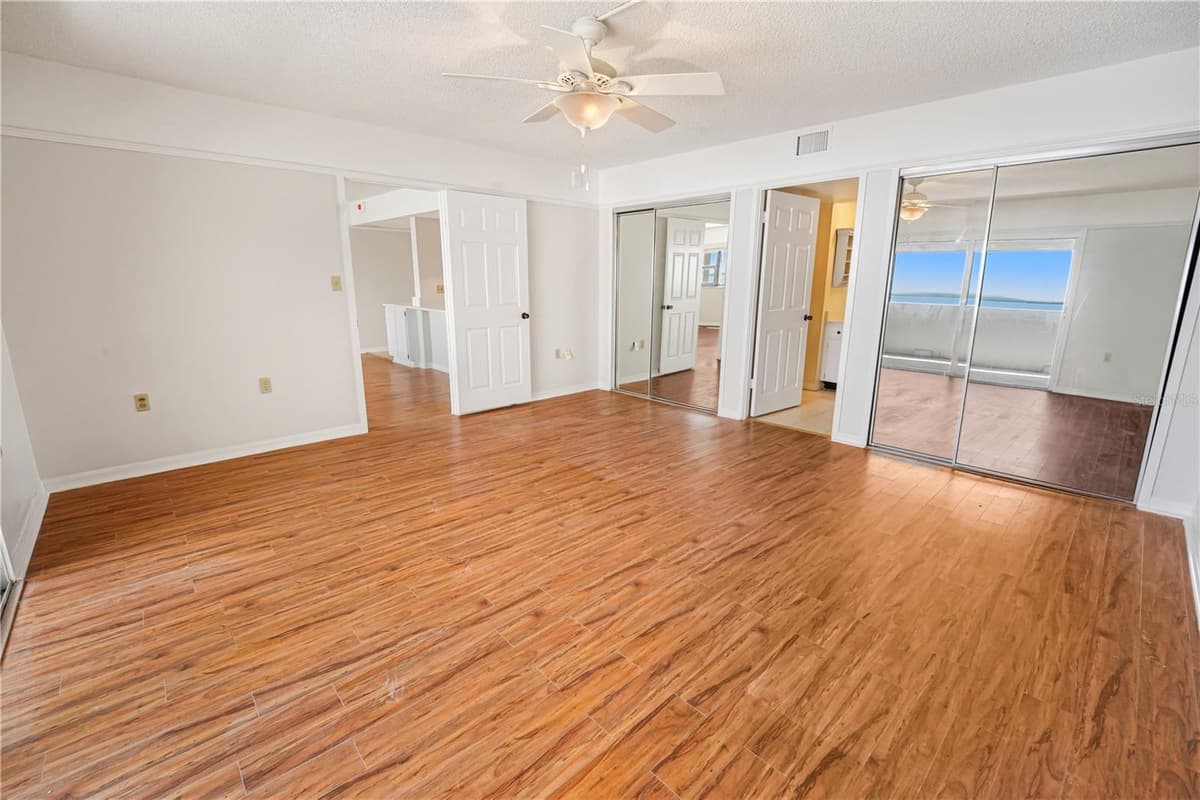 4141 BAYSHORE BOULEVARD — photo 17 of 33