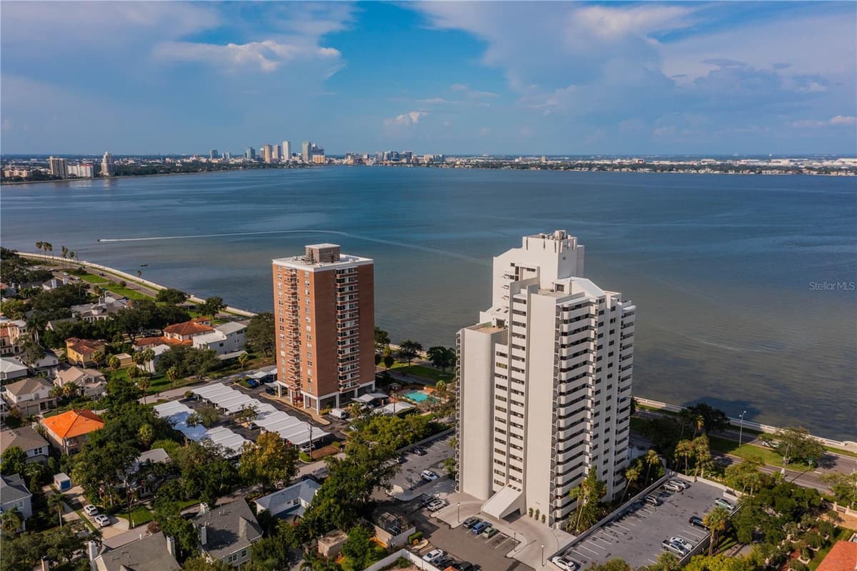 4141 BAYSHORE BOULEVARD — photo 30 of 33