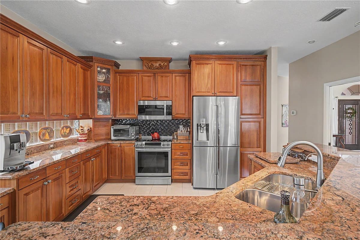 2093 SWAN LANE — photo 13 of 55