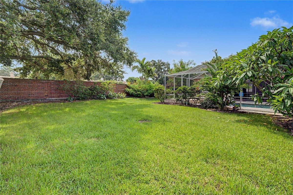 2093 SWAN LANE — photo 44 of 55