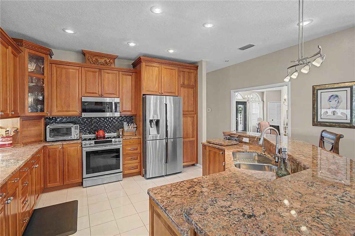 2093 SWAN LANE — photo 12 of 55
