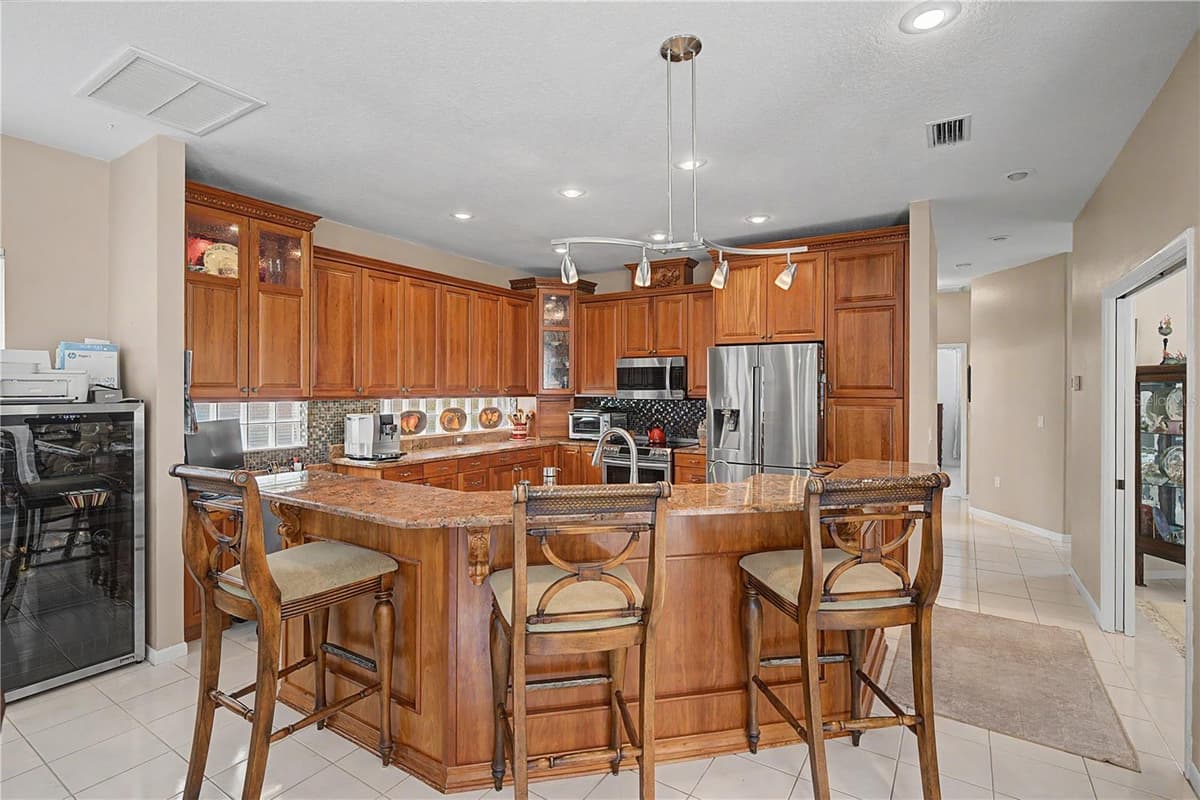 2093 SWAN LANE — photo 14 of 55