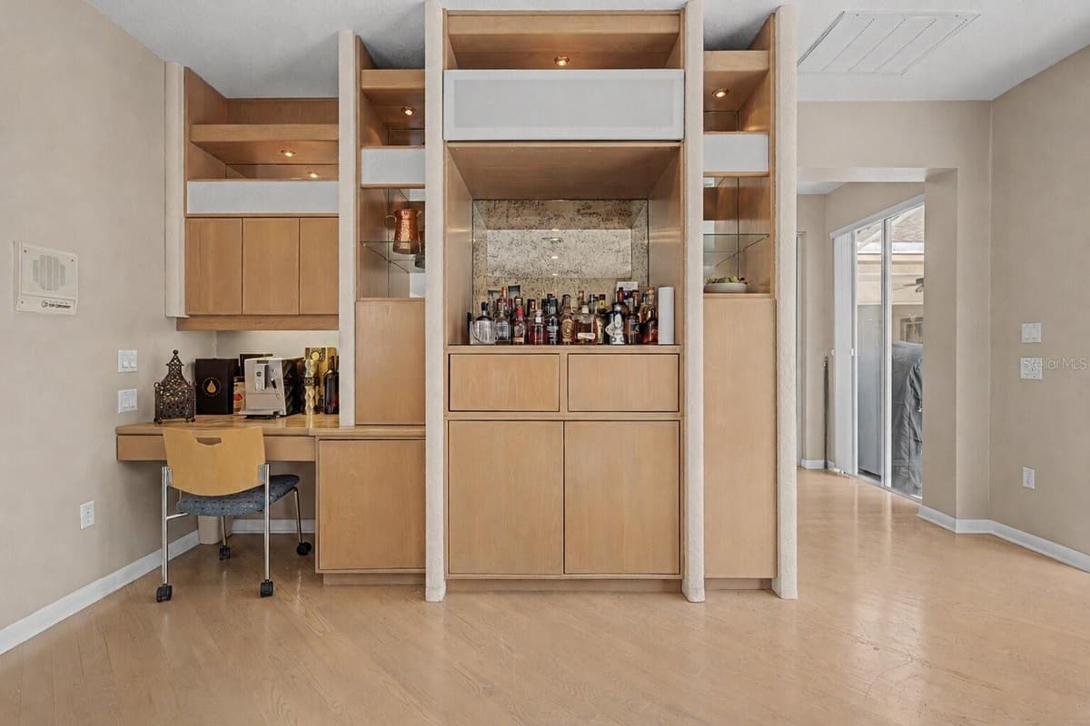 2093 SWAN LANE — photo 37 of 55