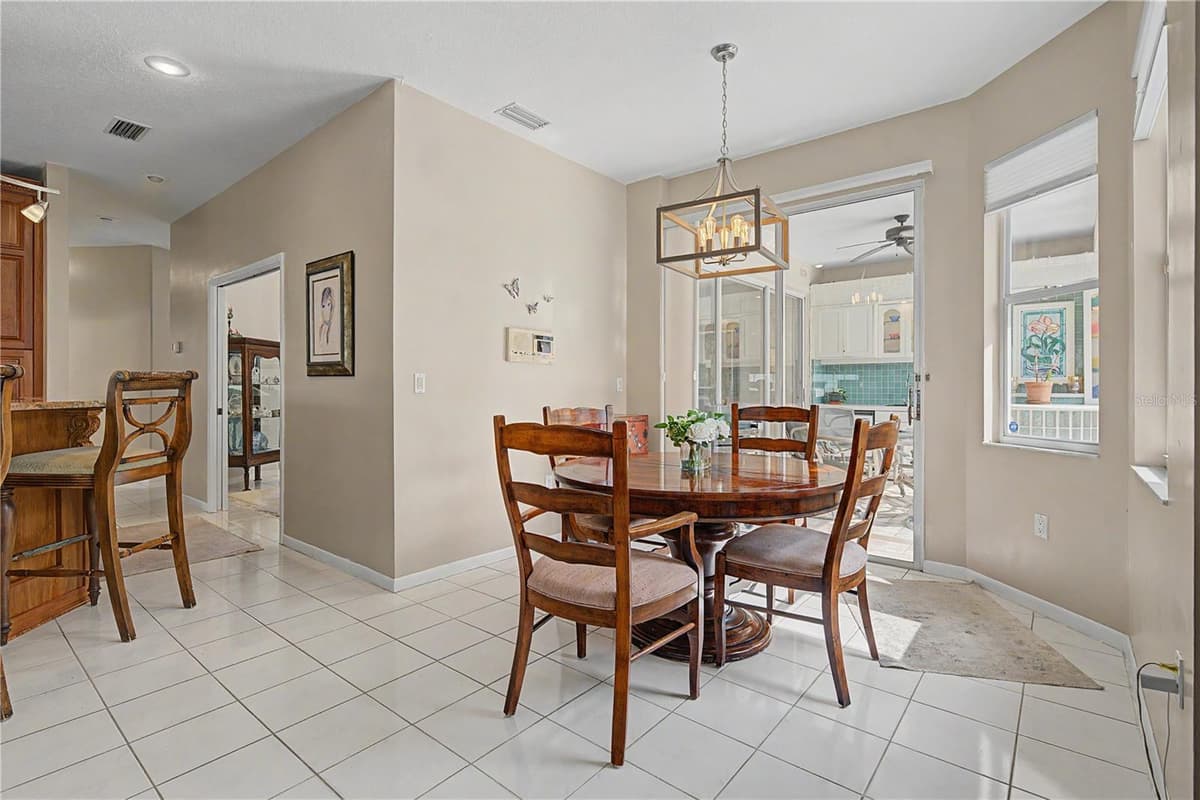 2093 SWAN LANE — photo 17 of 55