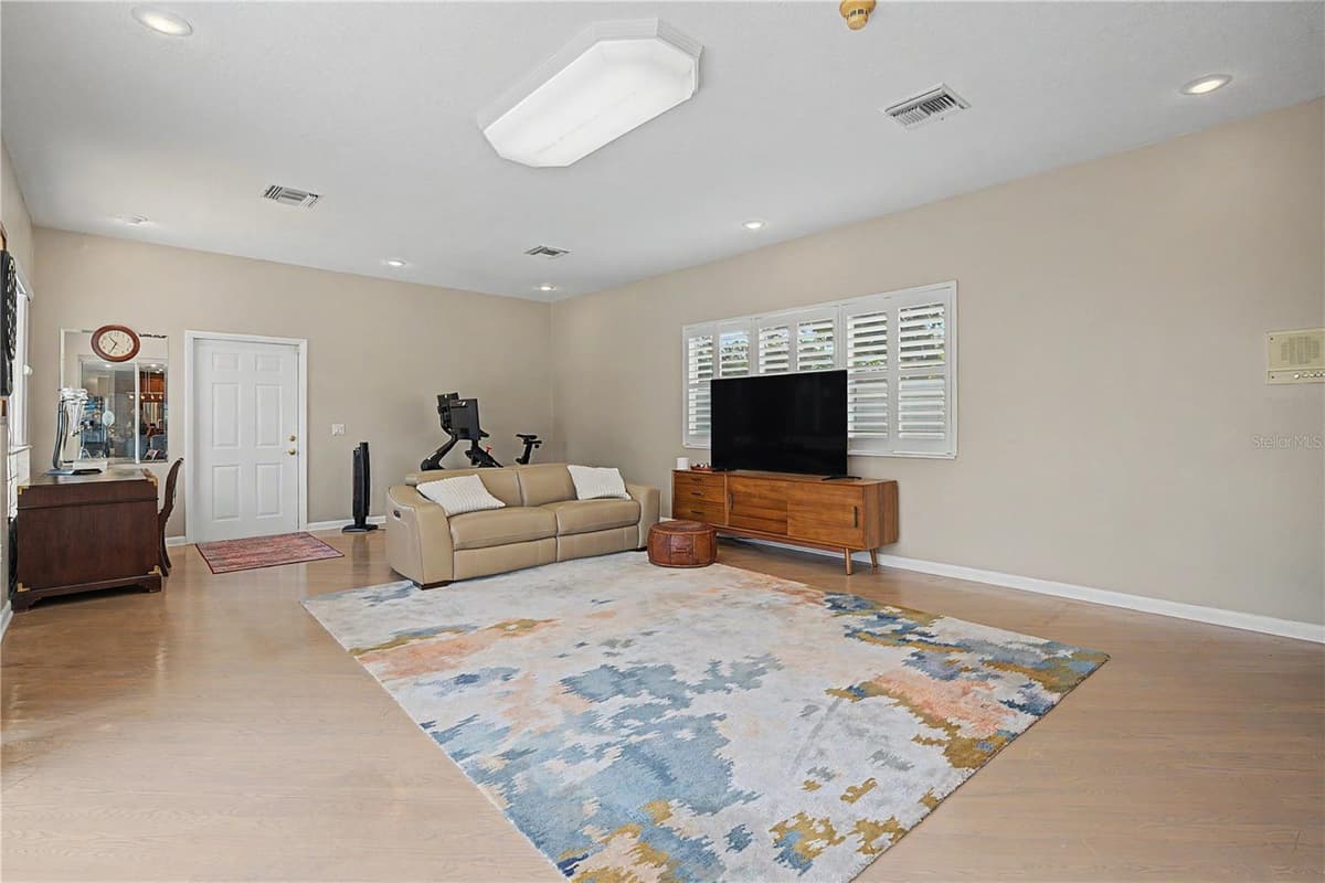 2093 SWAN LANE — photo 35 of 55