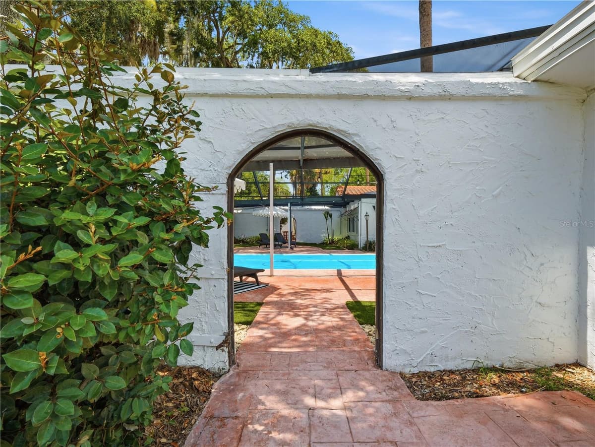 636 RIVERSIDE DRIVE — photo 69 of 75