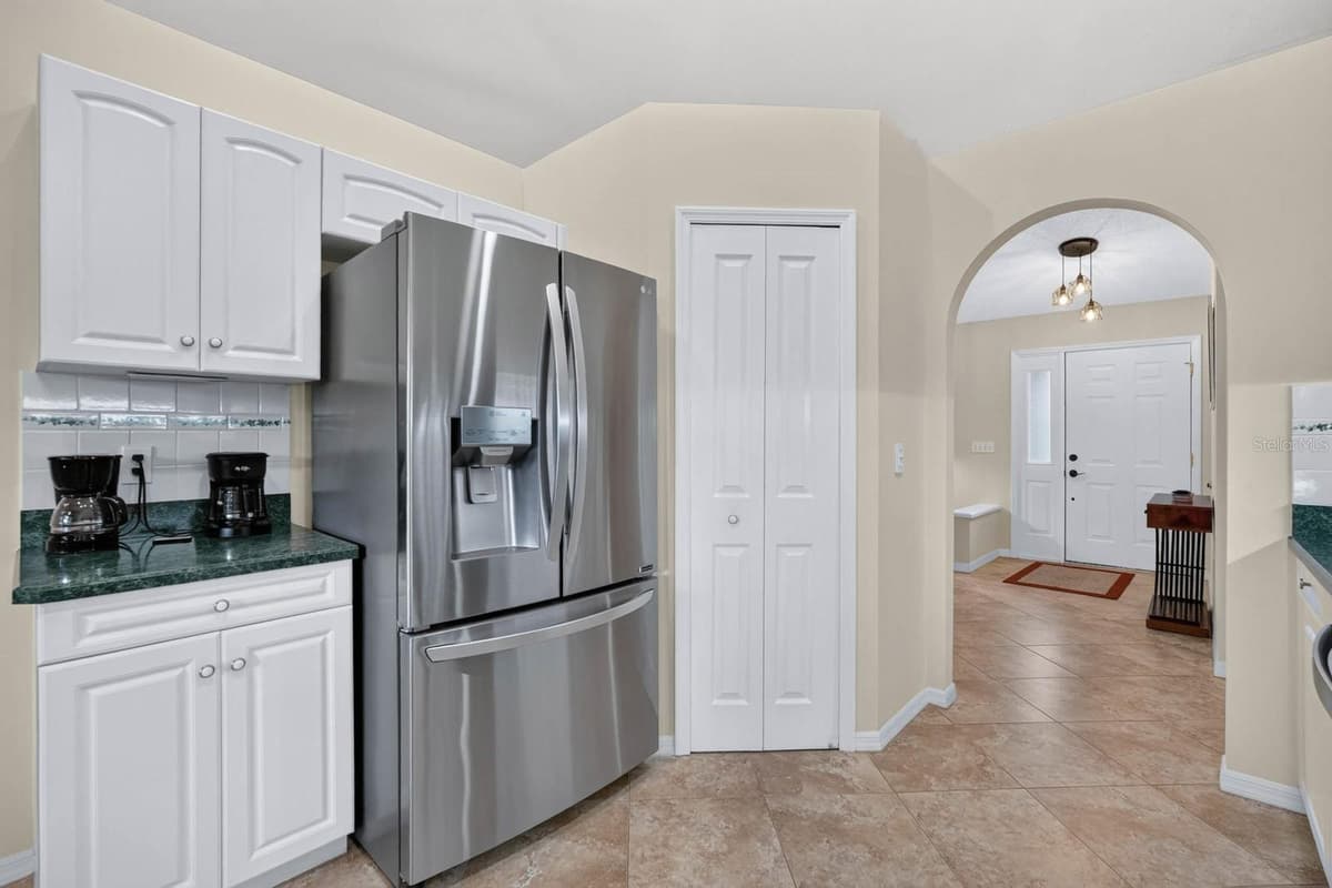 40 FLAMINGO DRIVE — photo 19 of 39