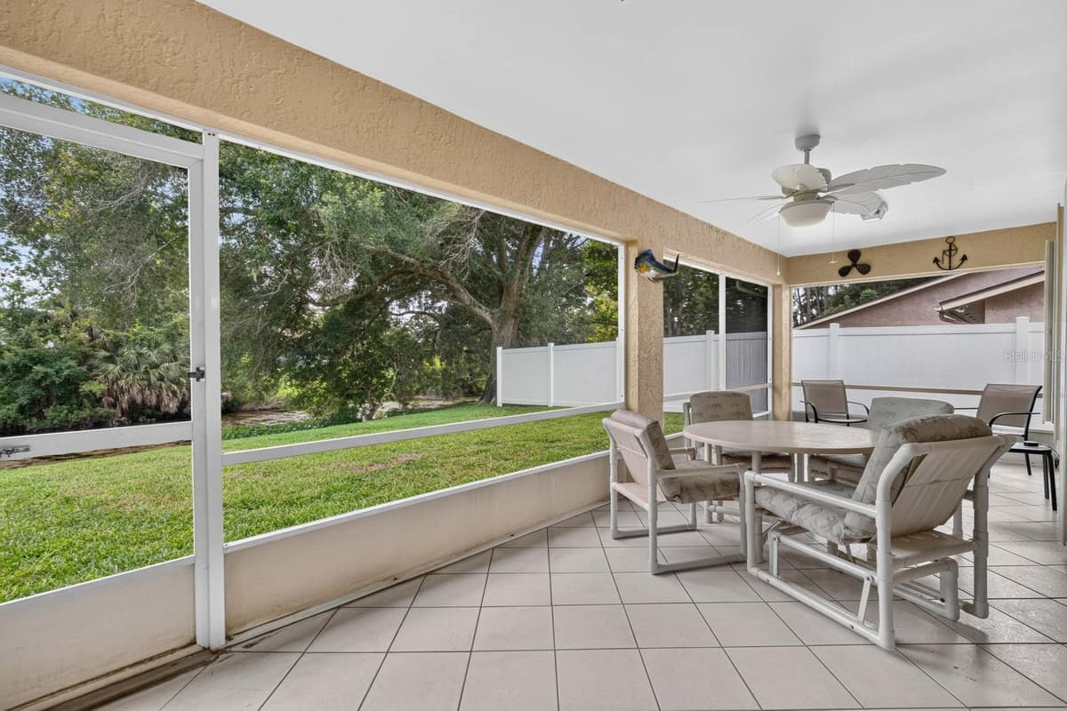 40 FLAMINGO DRIVE — photo 26 of 39