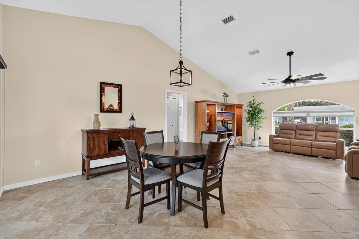 40 FLAMINGO DRIVE — photo 14 of 39