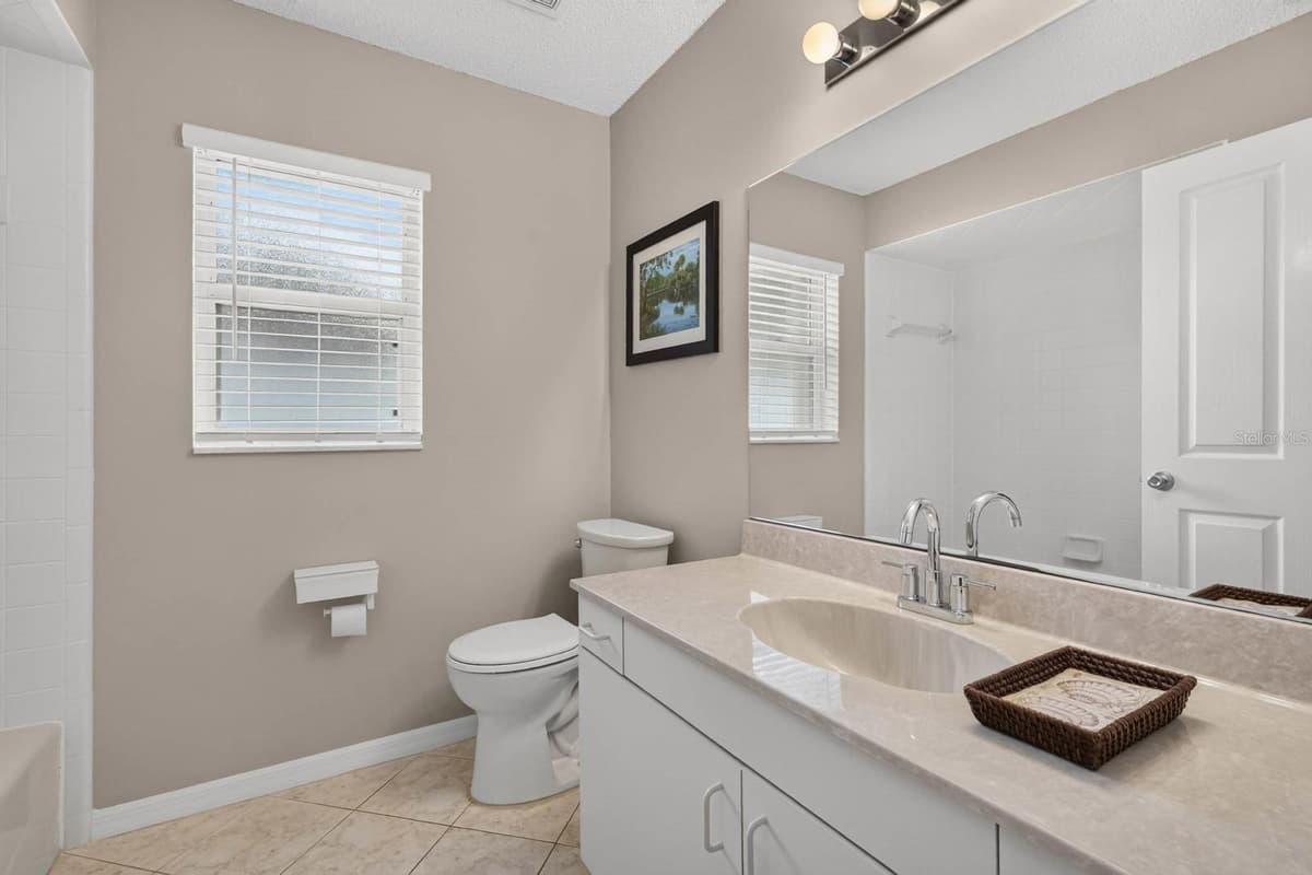 40 FLAMINGO DRIVE — photo 12 of 39