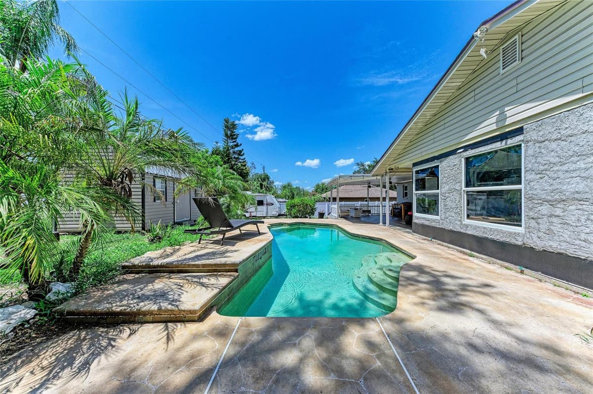 1520 SUNNYHILLS DRIVE — photo 34 of 38