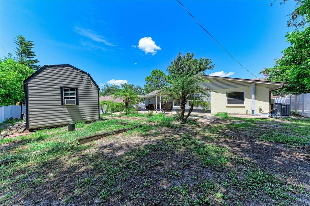 1520 SUNNYHILLS DRIVE — photo 33 of 38