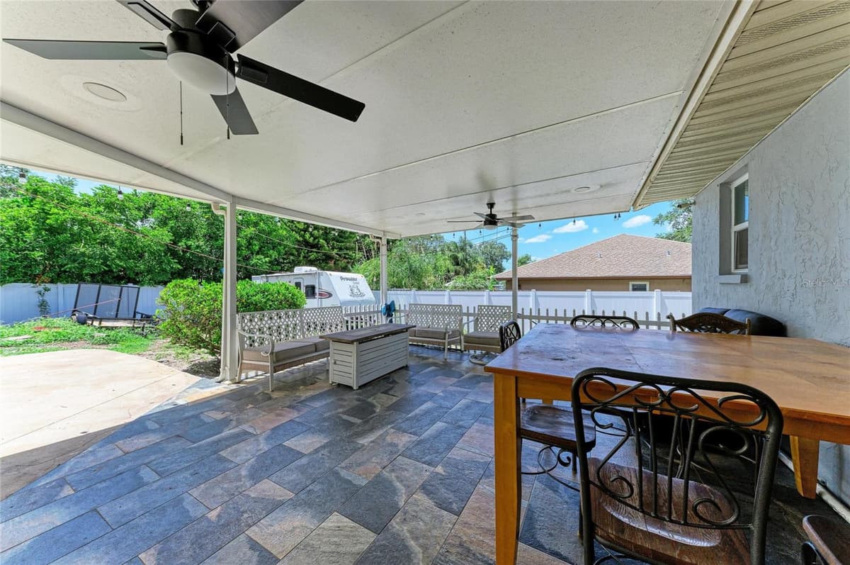 1520 SUNNYHILLS DRIVE — photo 29 of 38