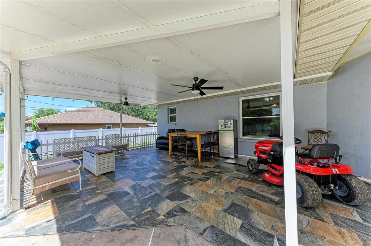 1520 SUNNYHILLS DRIVE — photo 27 of 38