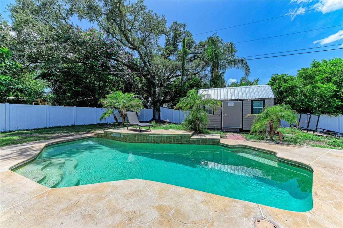 1520 SUNNYHILLS DRIVE — photo 31 of 38