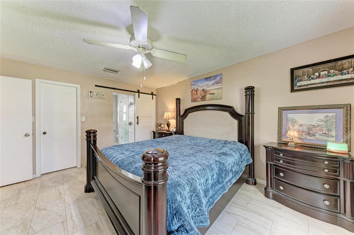 1520 SUNNYHILLS DRIVE — photo 17 of 38