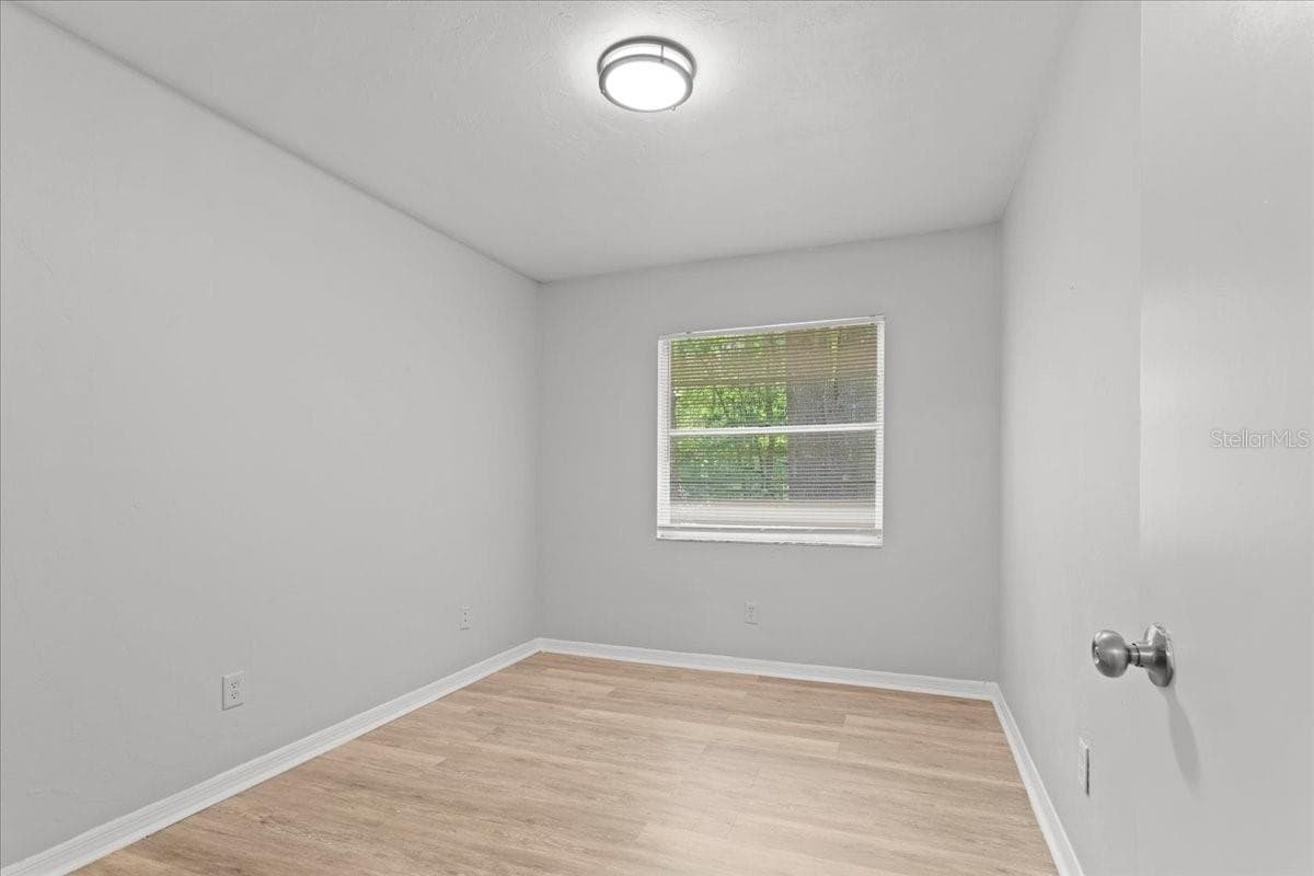 1816 70TH TERRACE — photo 8 of 11