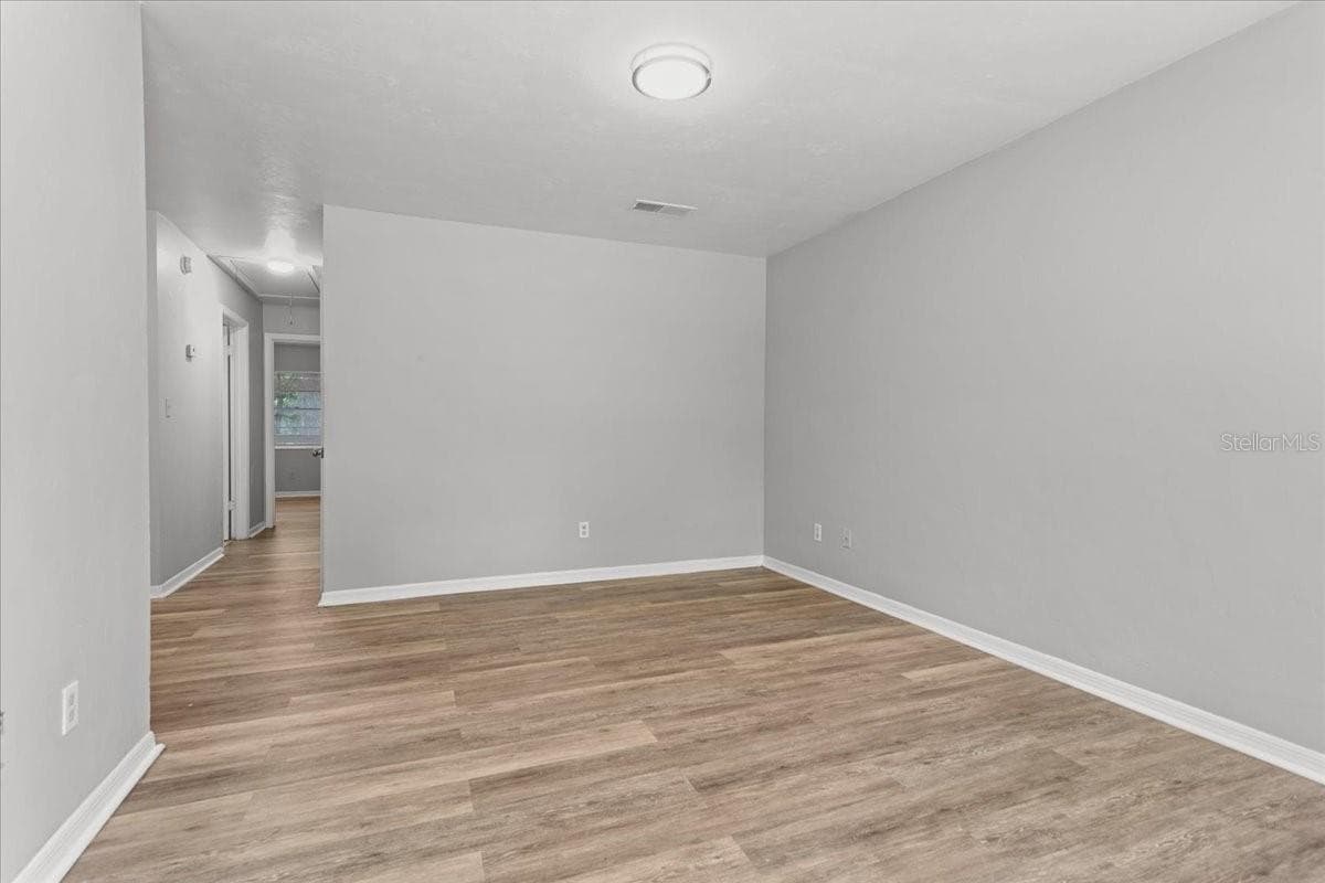 1816 70TH TERRACE — photo 4 of 11