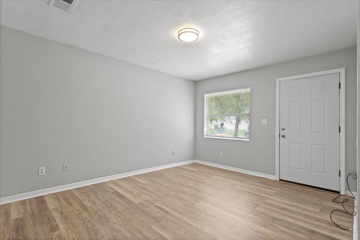 1816 70TH TERRACE — photo 5 of 11