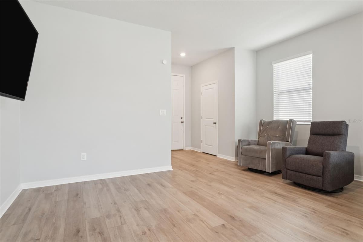 37402 YUKON DRIVE — photo 7 of 29