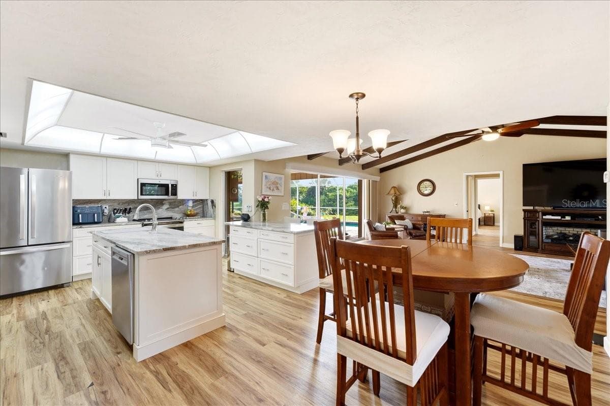 413 SIGNORELLI DRIVE — photo 15 of 46