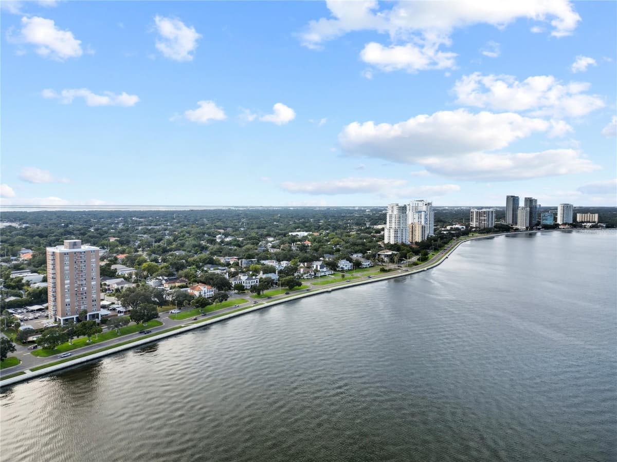 4015 BAYSHORE BOULEVARD — photo 7 of 31
