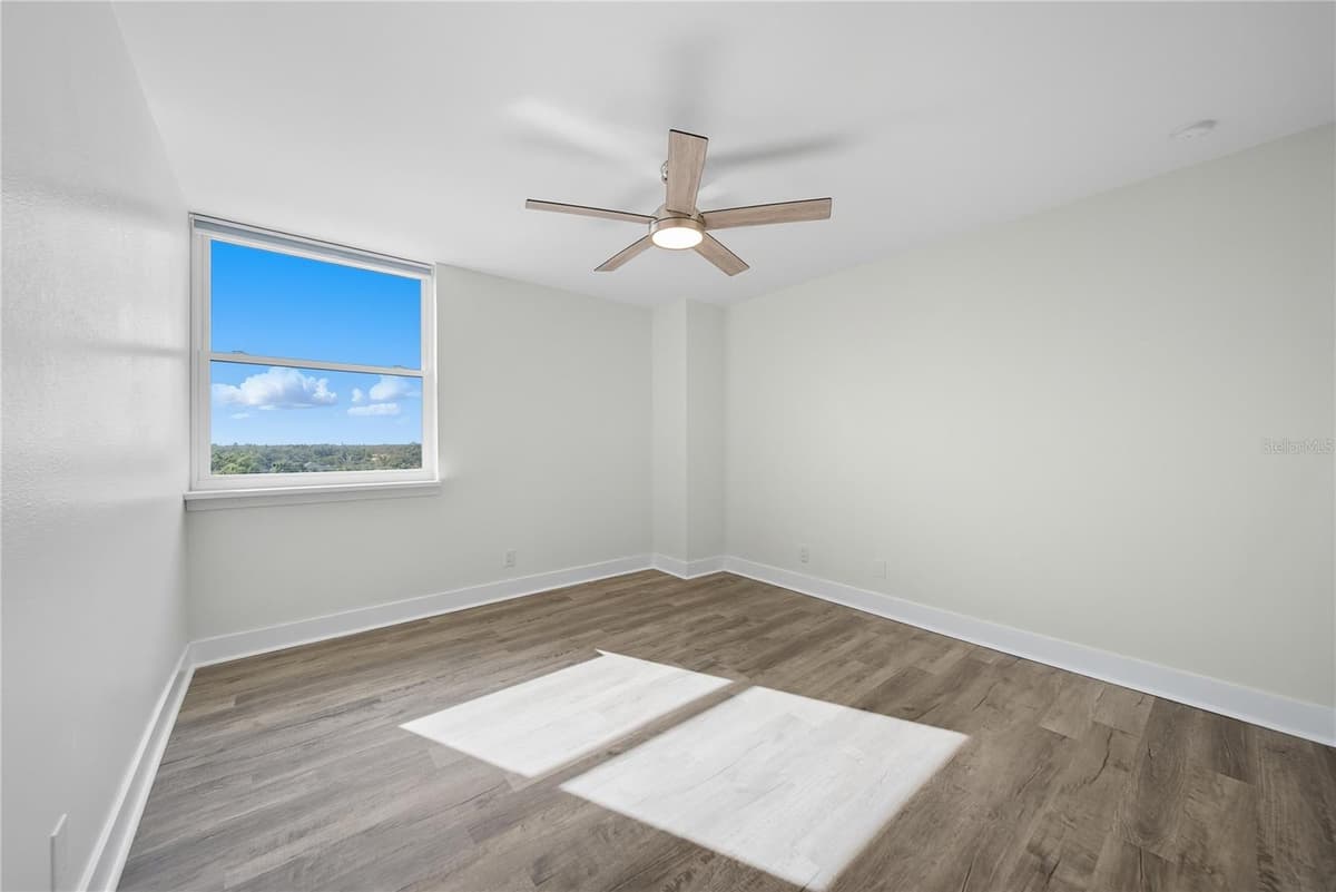 4015 BAYSHORE BOULEVARD — photo 16 of 31