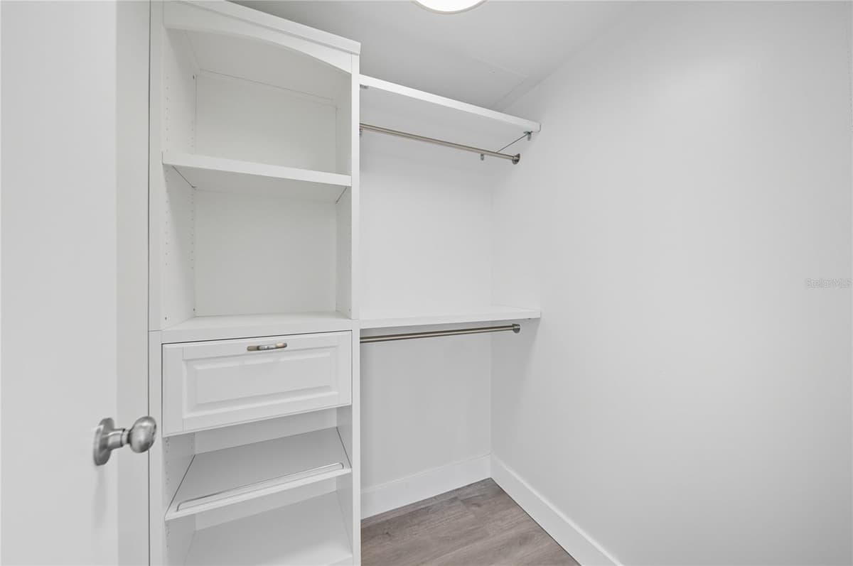 4015 BAYSHORE BOULEVARD — photo 15 of 31