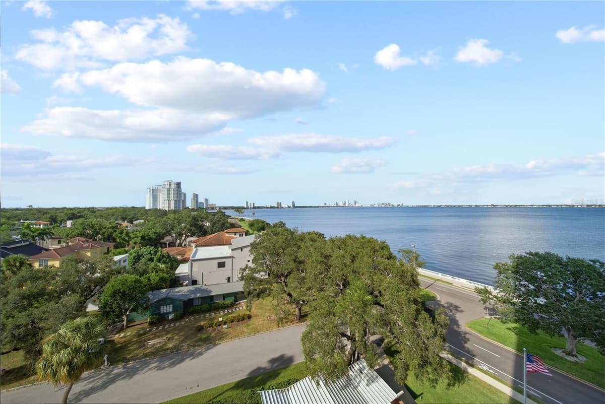 4015 BAYSHORE BOULEVARD — photo 27 of 31