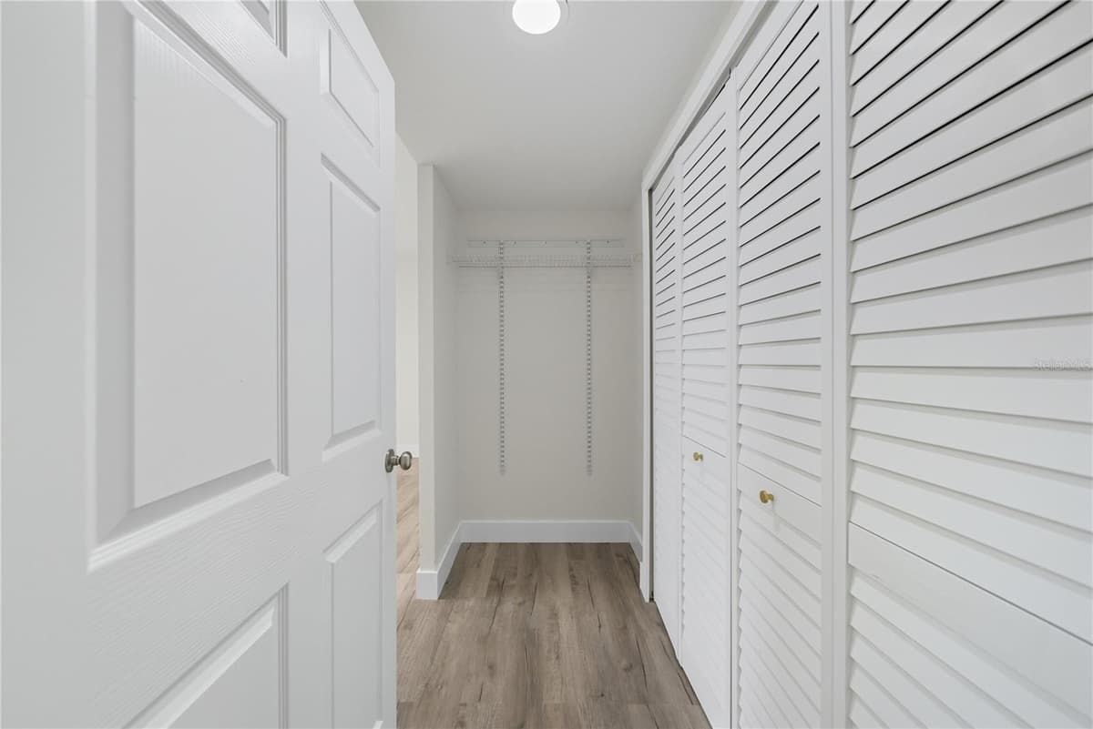4015 BAYSHORE BOULEVARD — photo 12 of 31