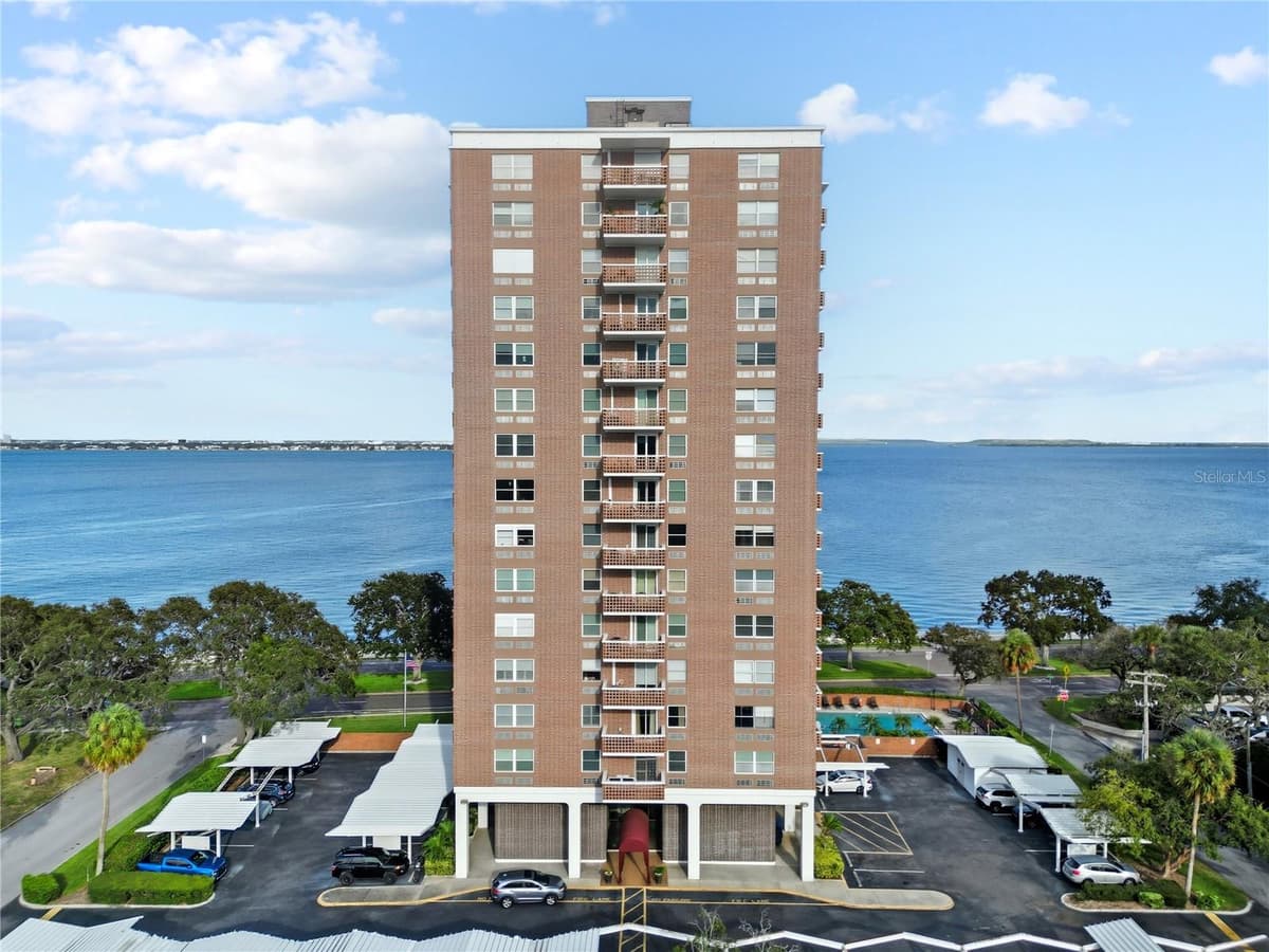 4015 BAYSHORE BOULEVARD — photo 5 of 31