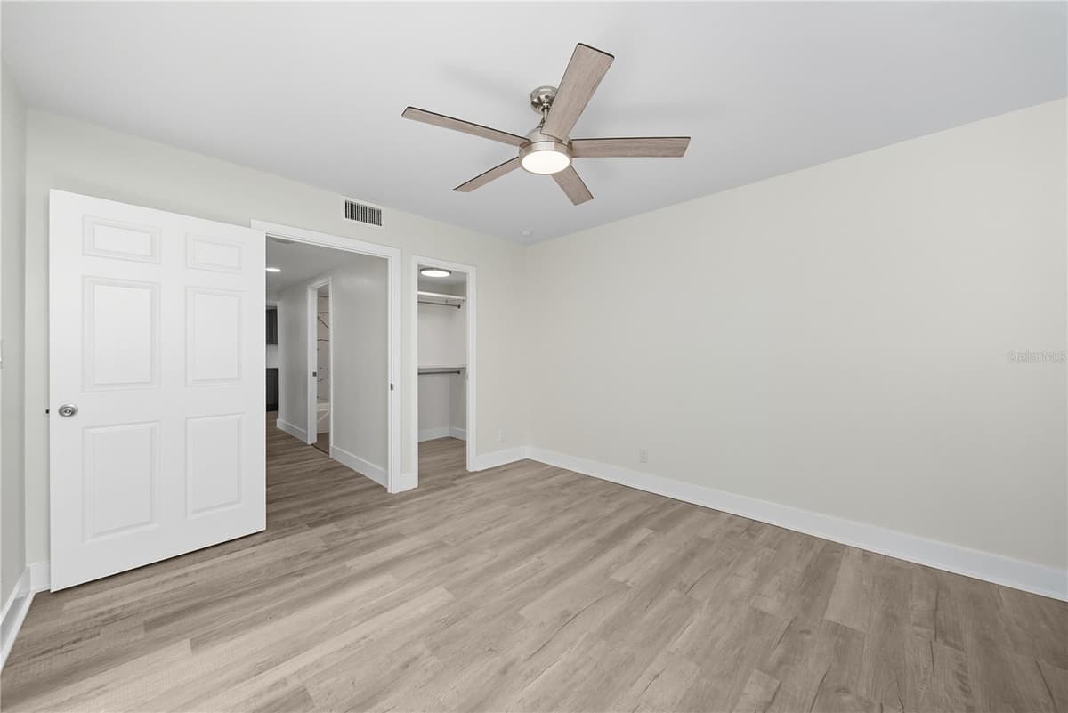 4015 BAYSHORE BOULEVARD — photo 14 of 31