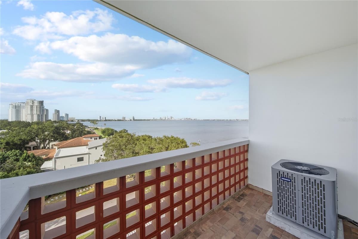 4015 BAYSHORE BOULEVARD — photo 26 of 31